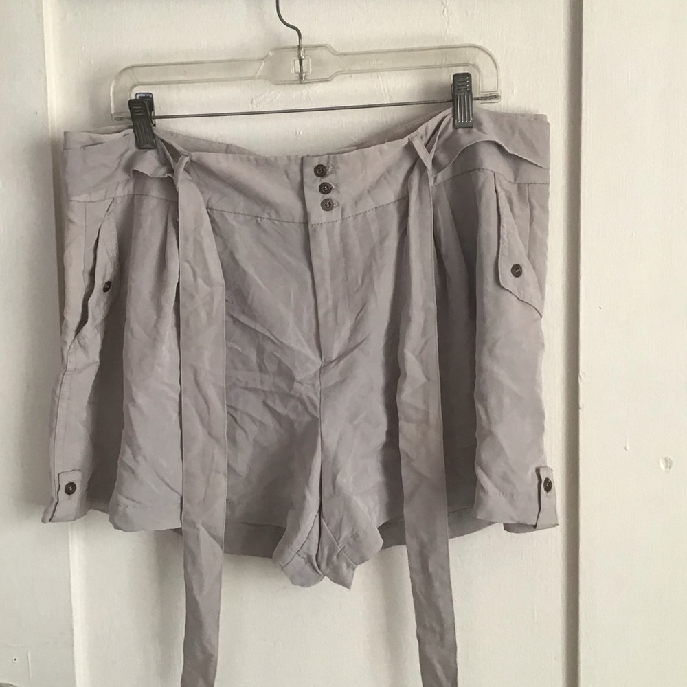 Apostrophe Light Grey Shorts